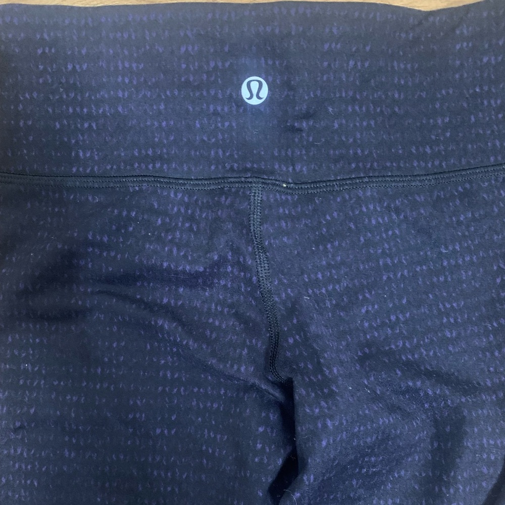 Lulu lemon navy leggings inside line orange color size4